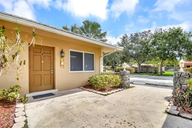 $1,700 | 4751 Northeast 21st Terrace, Unit 4, Lighthouse Point, FL 33064