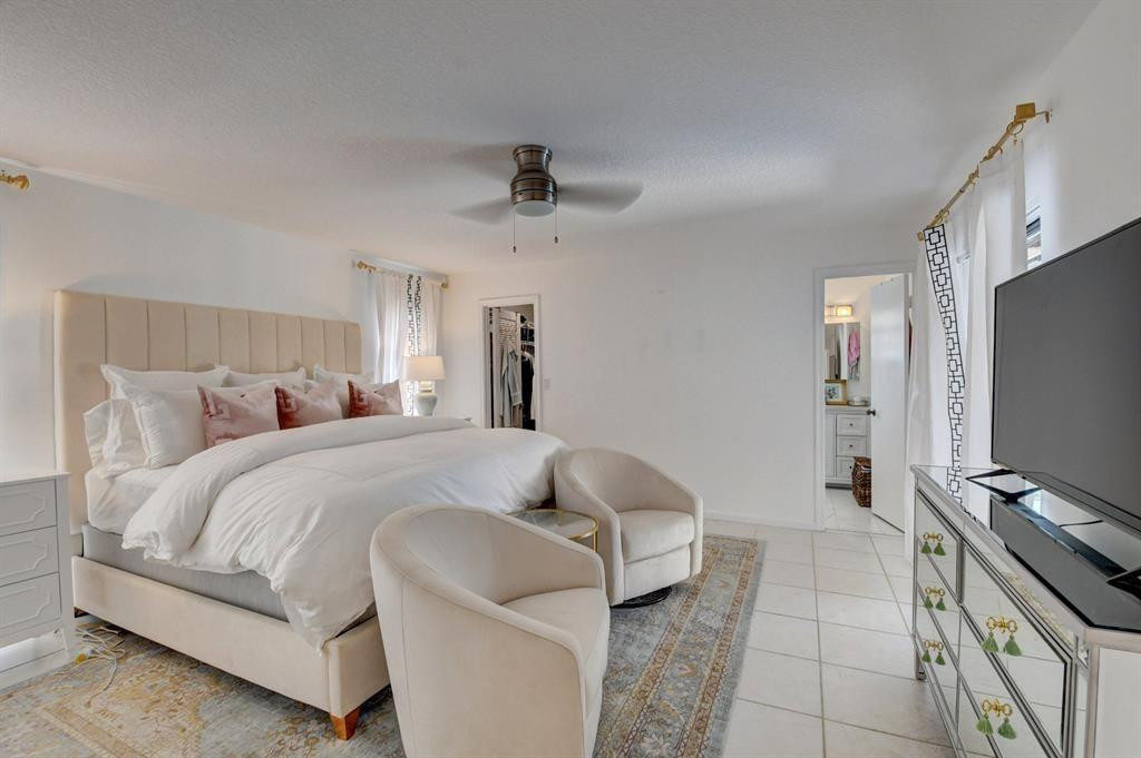 17679 Woodview Terrace Boca Raton, FL 33487 - Photo 19 of 46 Photo 12