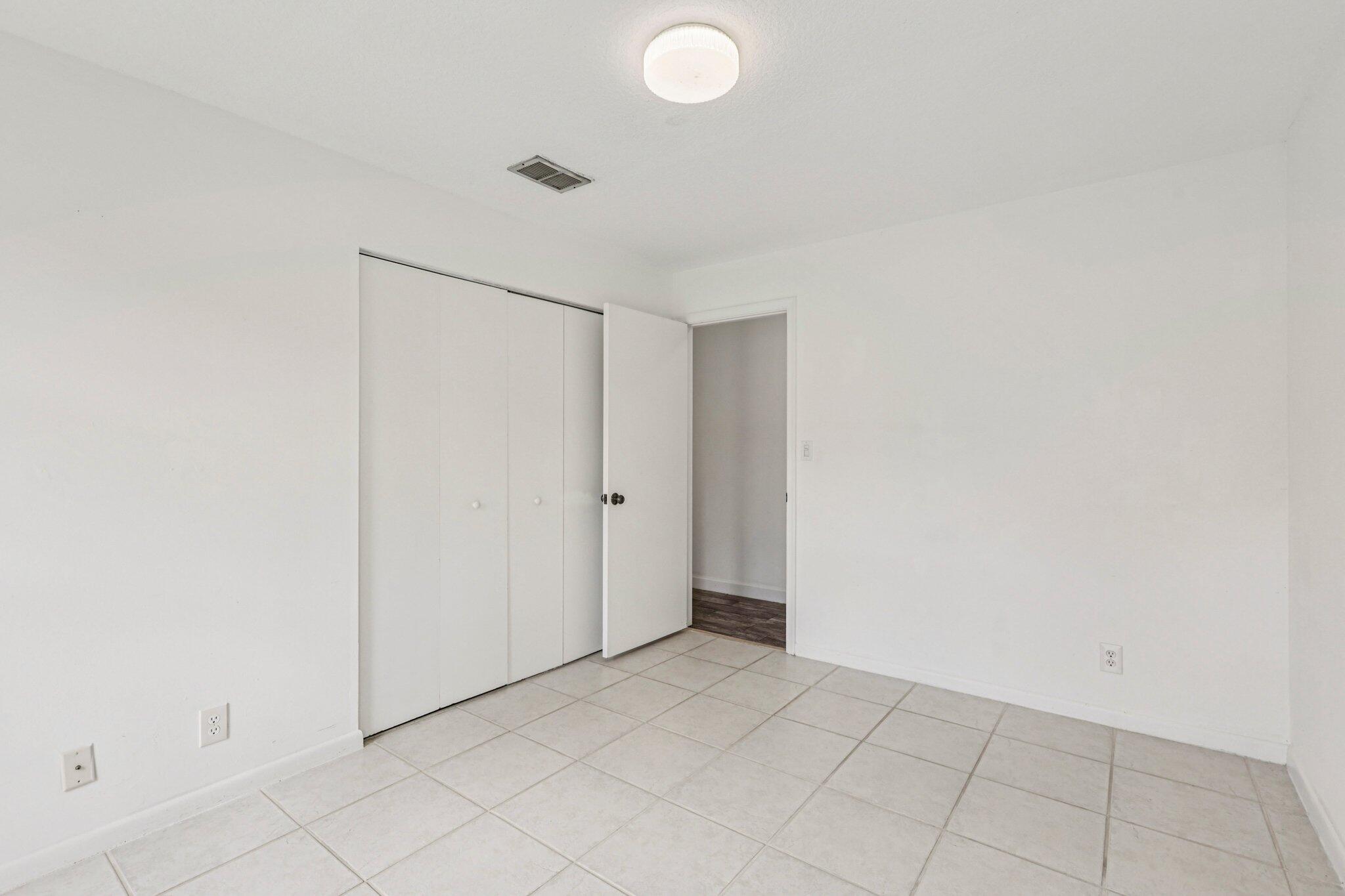 17679 Woodview Terrace Boca Raton, FL 33487 - Photo 35 of 46 40-web-or-mls-Woodview Terrace-S1104-040