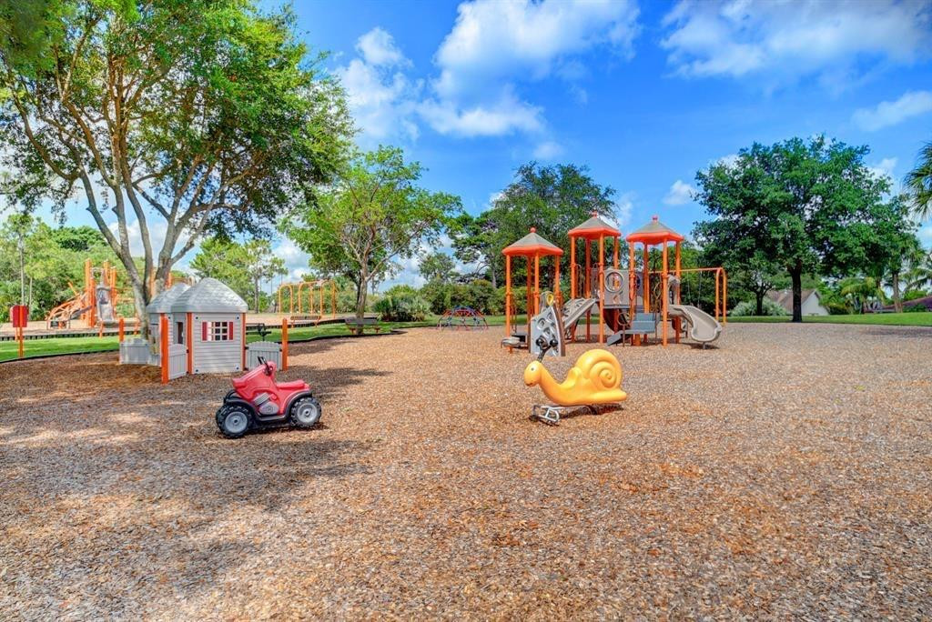 17679 Woodview Terrace Boca Raton, FL 33487 - Photo 40 of 46 Photo 21