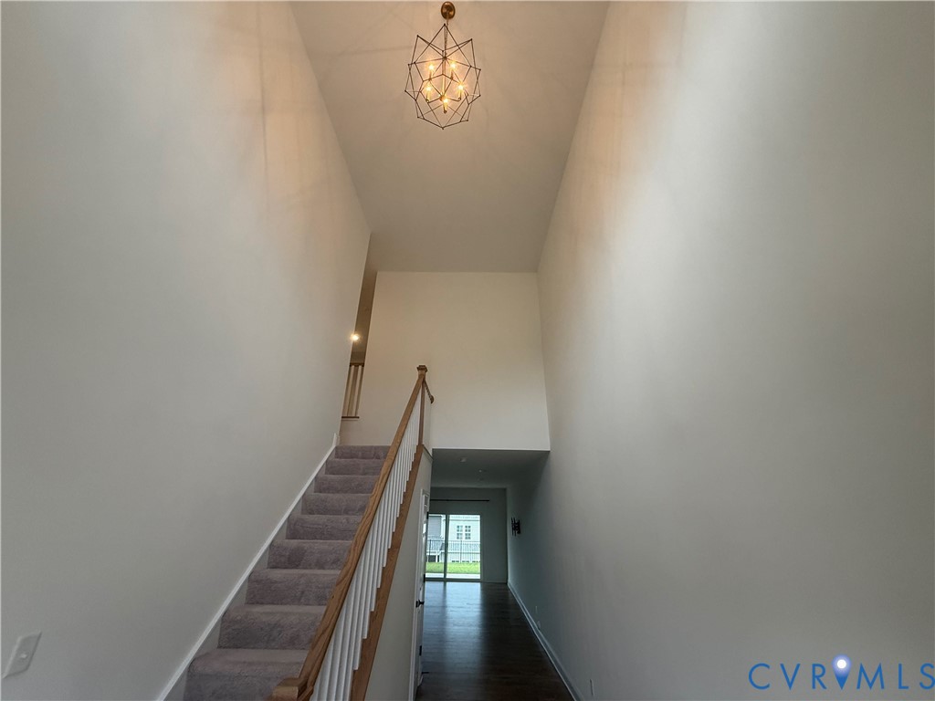 7048 Dunton Road Chesterfield, VA 23832 - Photo 4 of 31