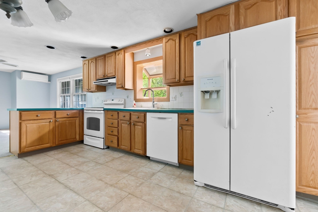 30 Cornell Road Danvers, MA 01923 - Photo 7 of 35 Gallery Image 7