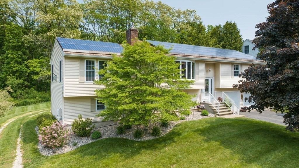 77 Independence Road Agawam, MA 01030 - Photo 2 of 38 Gallery Image 2
