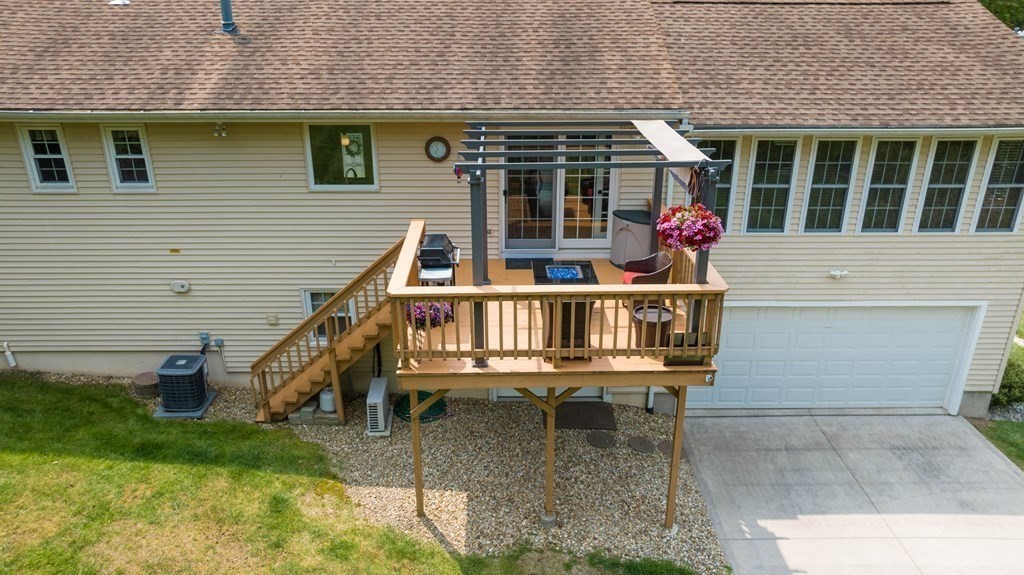 77 Independence Road Agawam, MA 01030 - Photo 4 of 38 Gallery Image 4