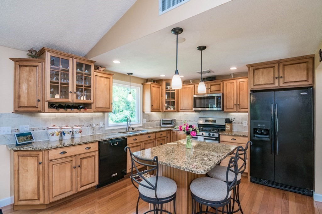 77 Independence Road Agawam, MA 01030 - Photo 7 of 38 Gallery Image 7