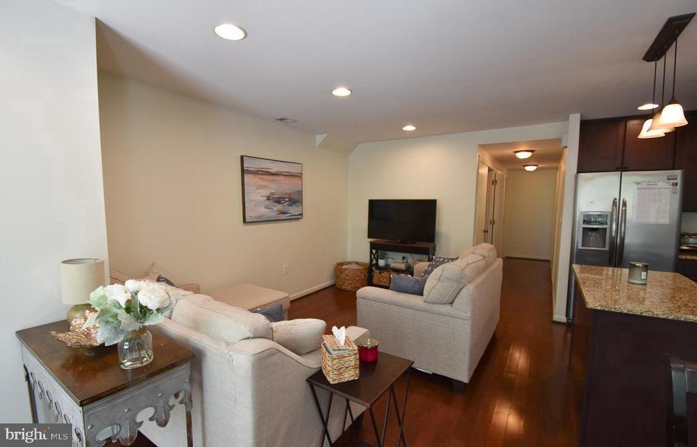 18 West Hill Street, Unit R 8 Baltimore, MD 21230 - Photo 5 of 11
