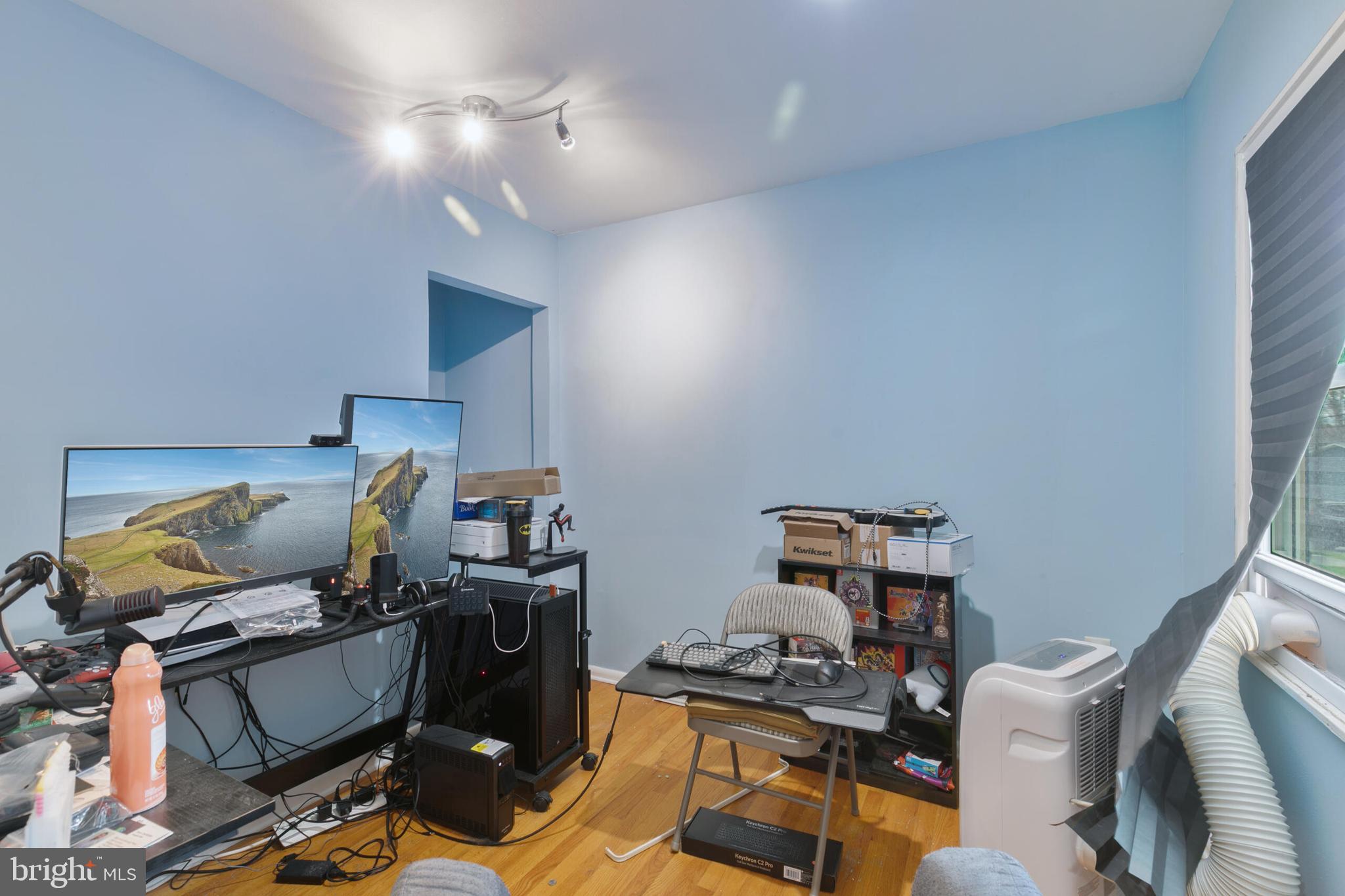 540 Eagle Place Winchester, VA 22601 - Photo 13 of 24 a room with furniture and workspace