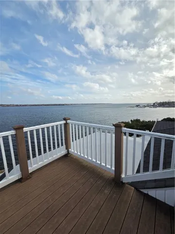 $3,000 | 22 Hudson Place, Unit 2, Cranston, RI 02905