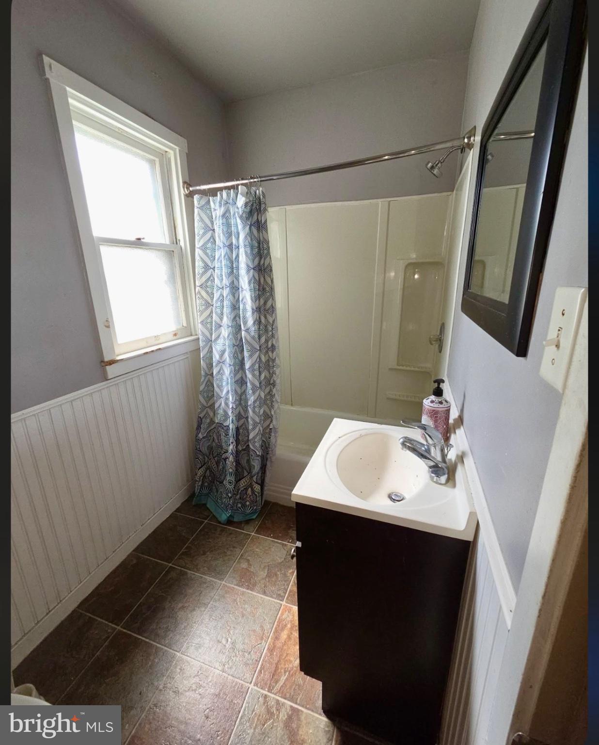 2122 Kutztown Road Reading, PA 19605 - Photo 9 of 18 Gallery Image 9
