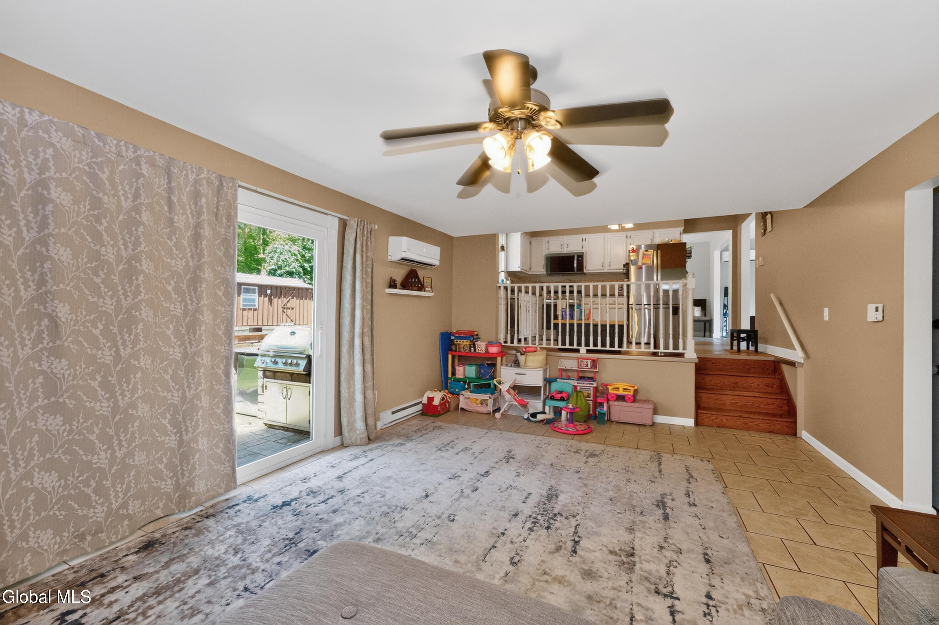 60 Denison Road Colonie, NY 12309 - Photo 4 of 26 2 Familyroom 1