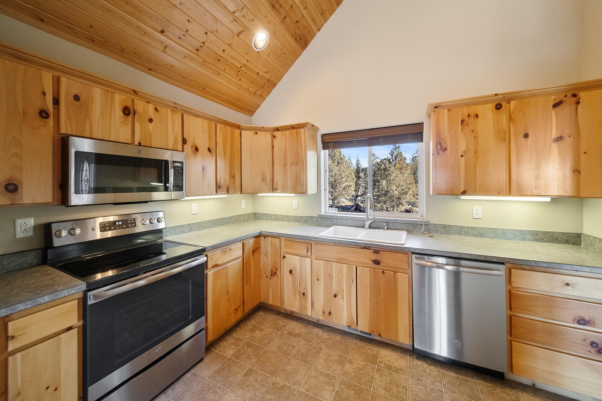 15742 Southwest Quail Road Terrebonne, OR 97760 - Photo 15 of 40 15742 SW Quail-15