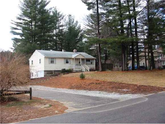15 Lorraine Road Merrimack, NH 03054 - Photo 1 of 5 Gallery Image 1