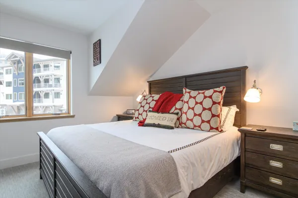 $820,000 | 140 Lodge Road, Unit SM 3, Ludlow, VT 05149