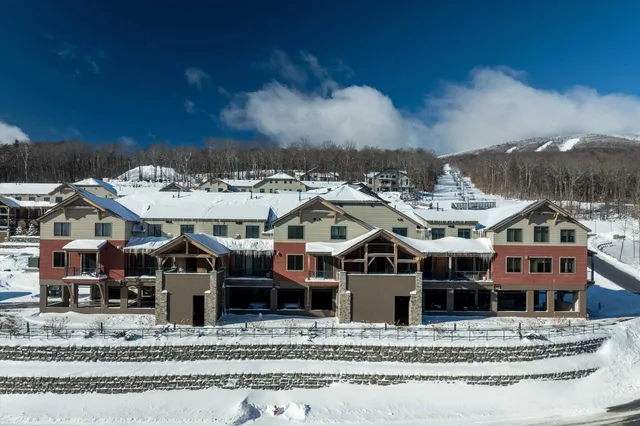 $825,000 | 140 Lodge Road, Unit SM 3, Ludlow, VT 05149