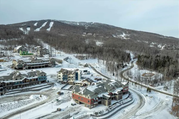 $820,000 | 140 Lodge Road, Unit SM 3, Ludlow, VT 05149