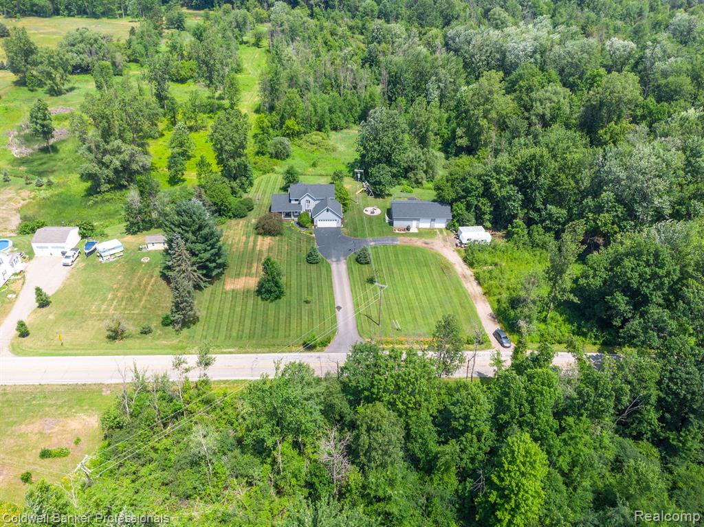 382 Angle Road Lapeer, MI 48446 - Photo 2 of 61