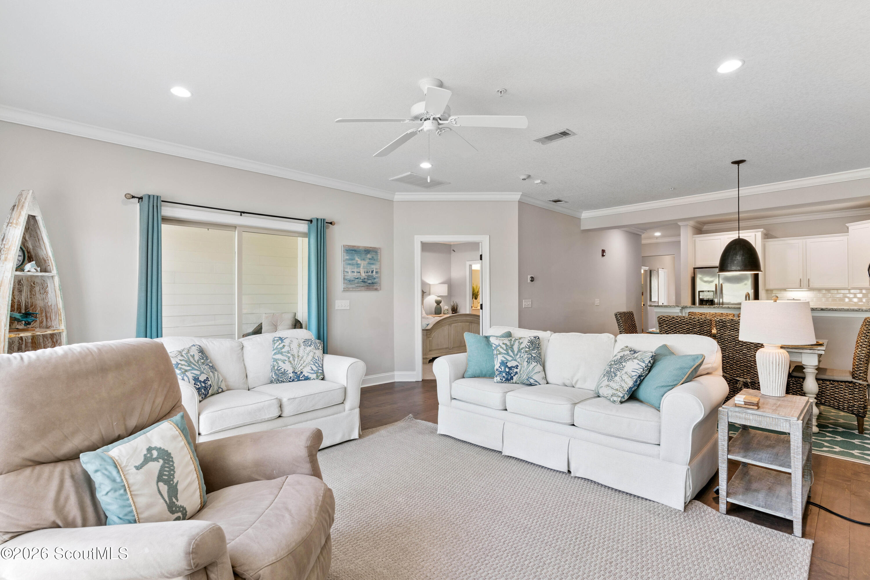 101 Mariners Circle St. Simons Island, GA 31522 - Photo 9 of 35 Living Room