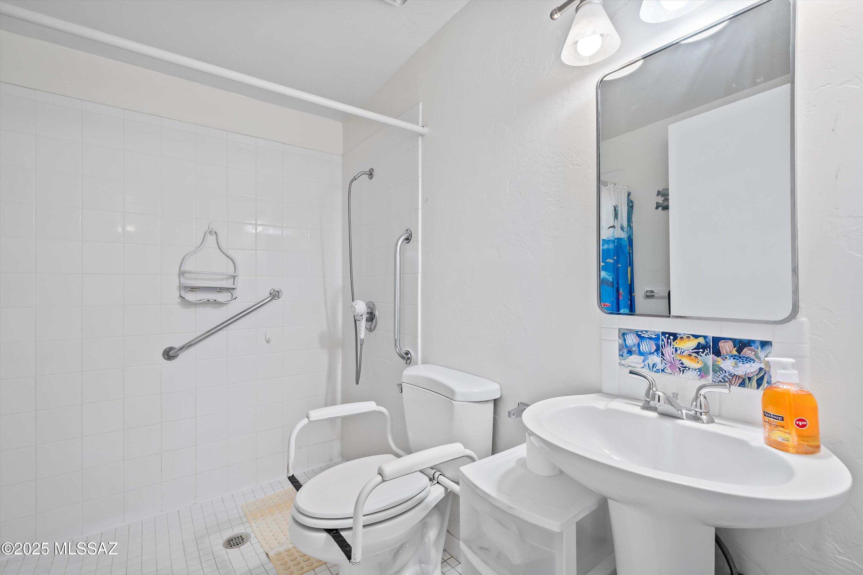 1533 West Roger Road Tucson, AZ 85705 - Photo 5 of 22