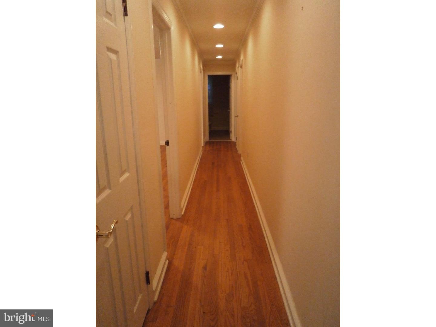 106 Rugby Place Woodbury, NJ 08096 - Photo 6 of 13 Hallway