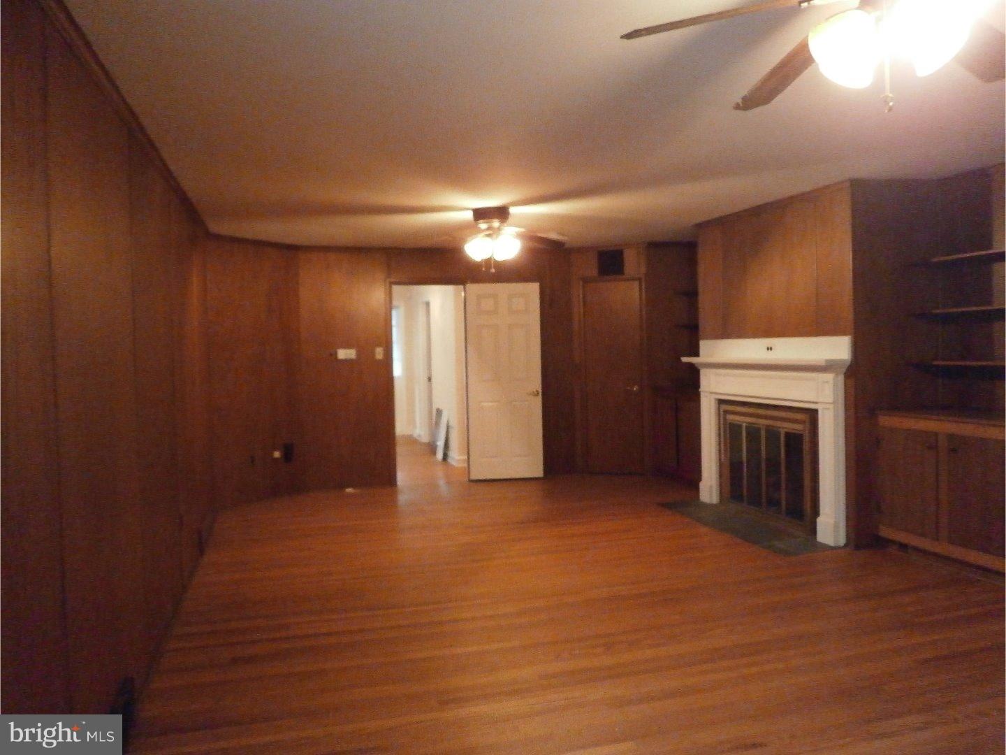 106 Rugby Place Woodbury, NJ 08096 - Photo 7 of 13 Library