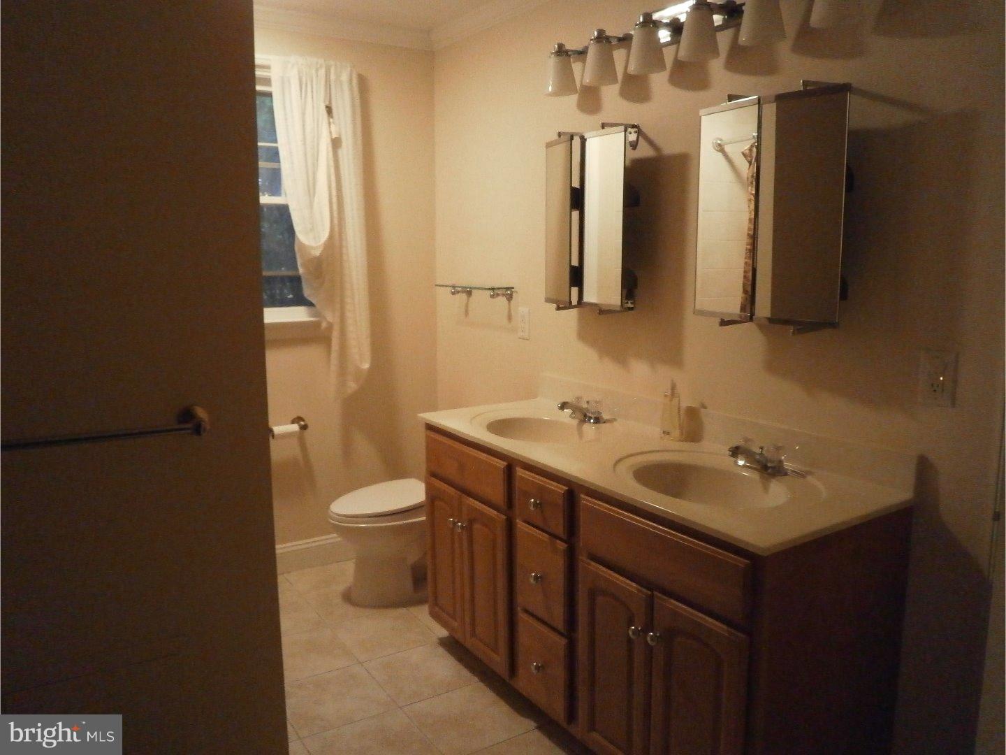 106 Rugby Place Woodbury, NJ 08096 - Photo 10 of 13 Master Bathroom