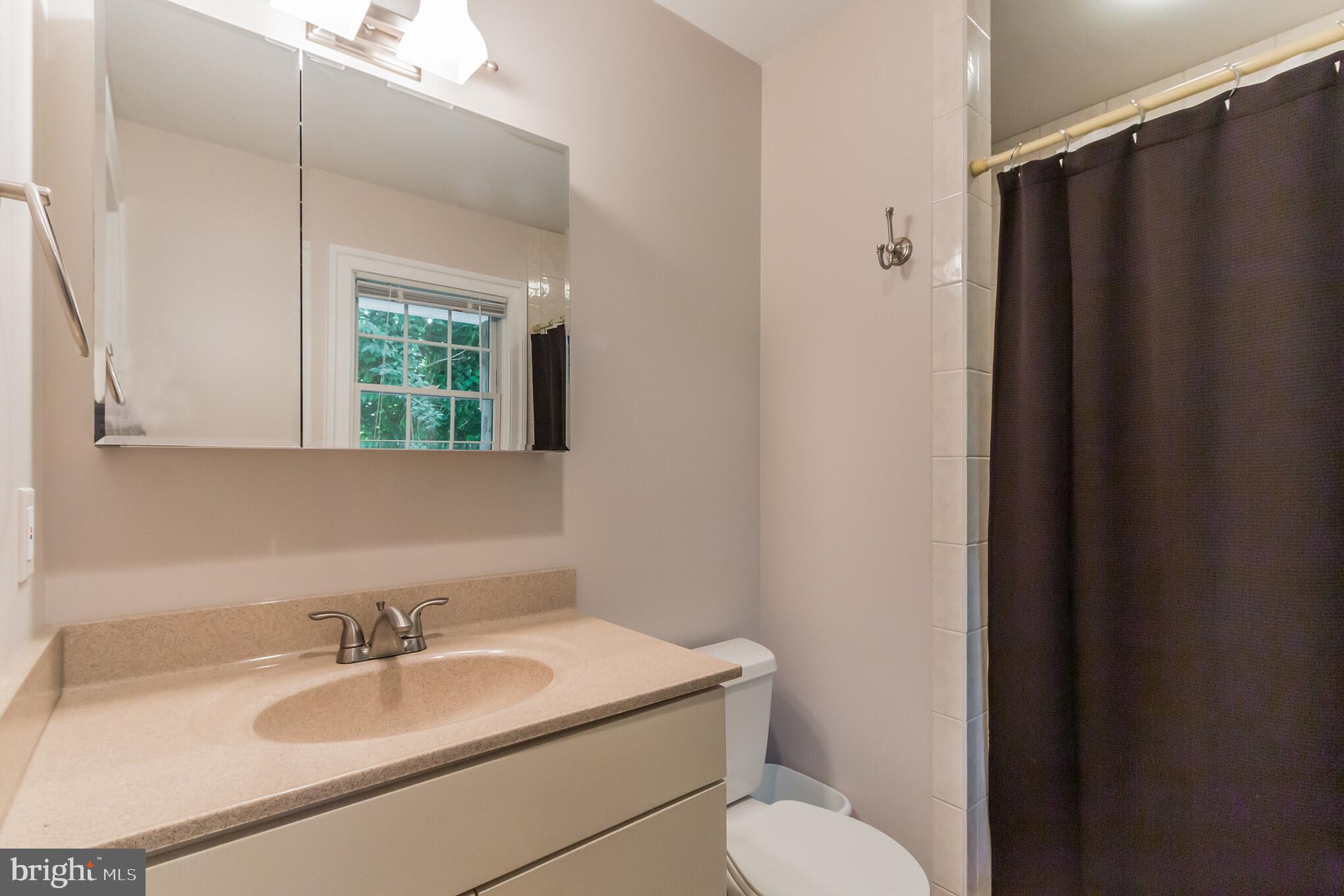 6403 Stoneham Road Bethesda, MD 20817 - Photo 14 of 30 Gallery Image 14