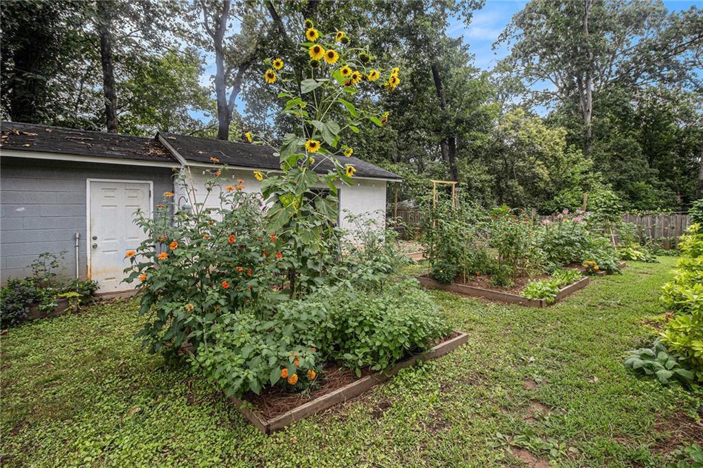 1347 Dorothy Drive Decatur, GA 30030 - Photo 35 of 38 an aerial view of residential house with outdoor space and trees all around