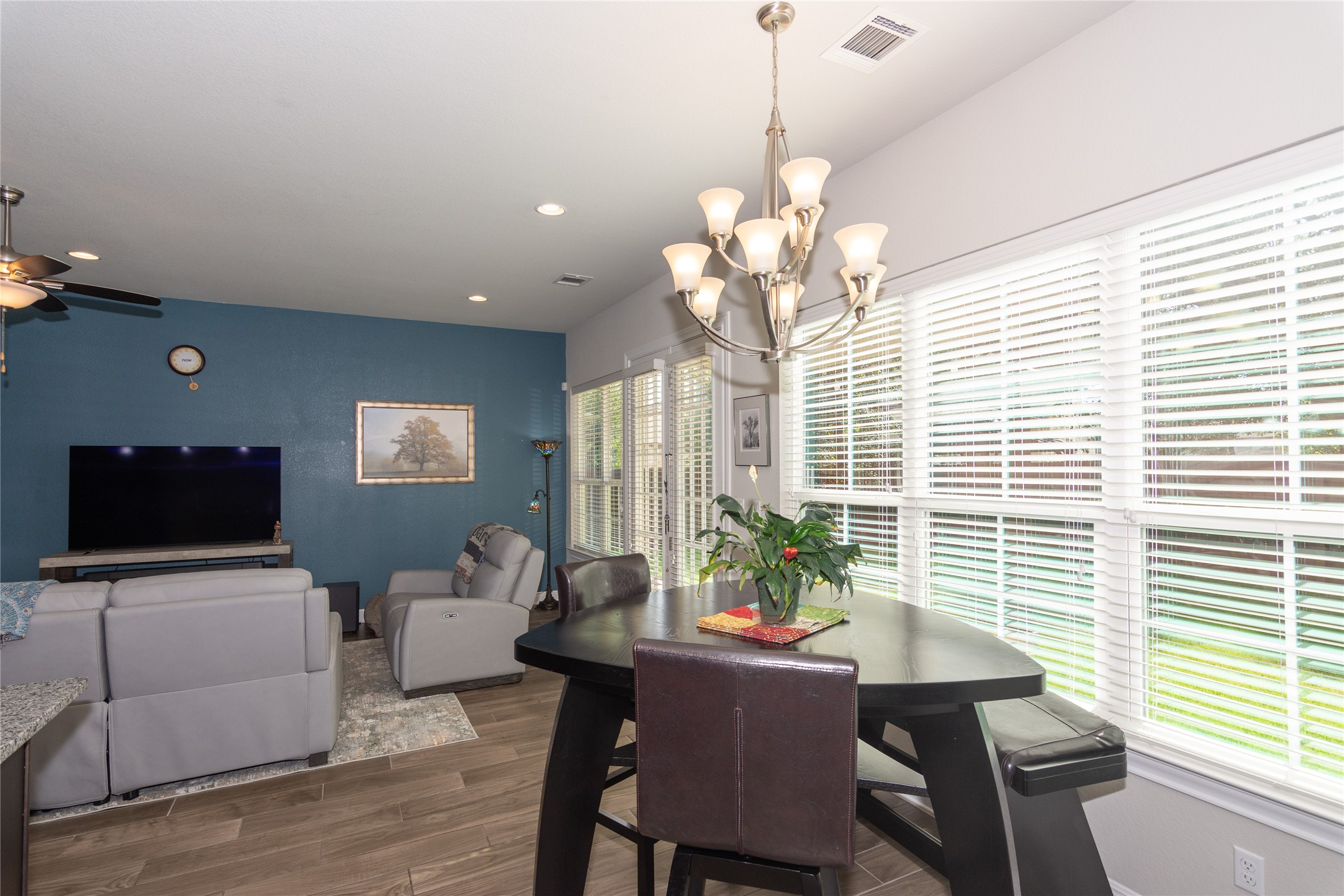 4733 Collins Street, Unit 610 Round Rock, TX 78628 - Photo 15 of 36 a dining room with furniture and window