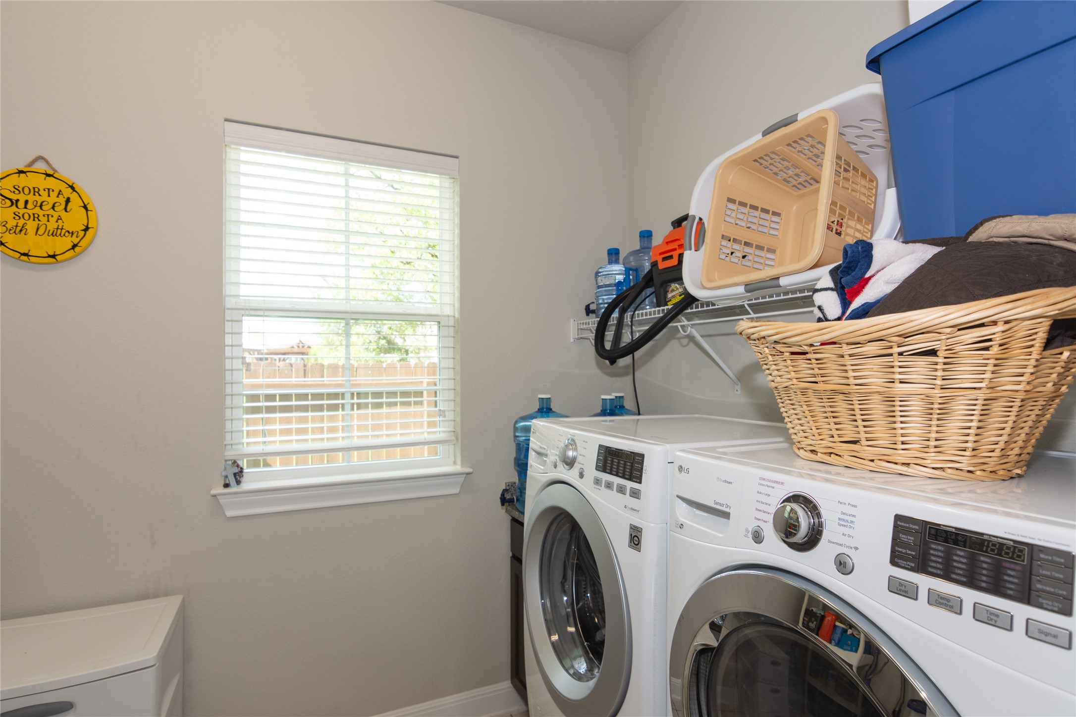 4733 Collins Street, Unit 610 Round Rock, TX 78628 - Photo 28 of 36 a utility room with dryer and washer