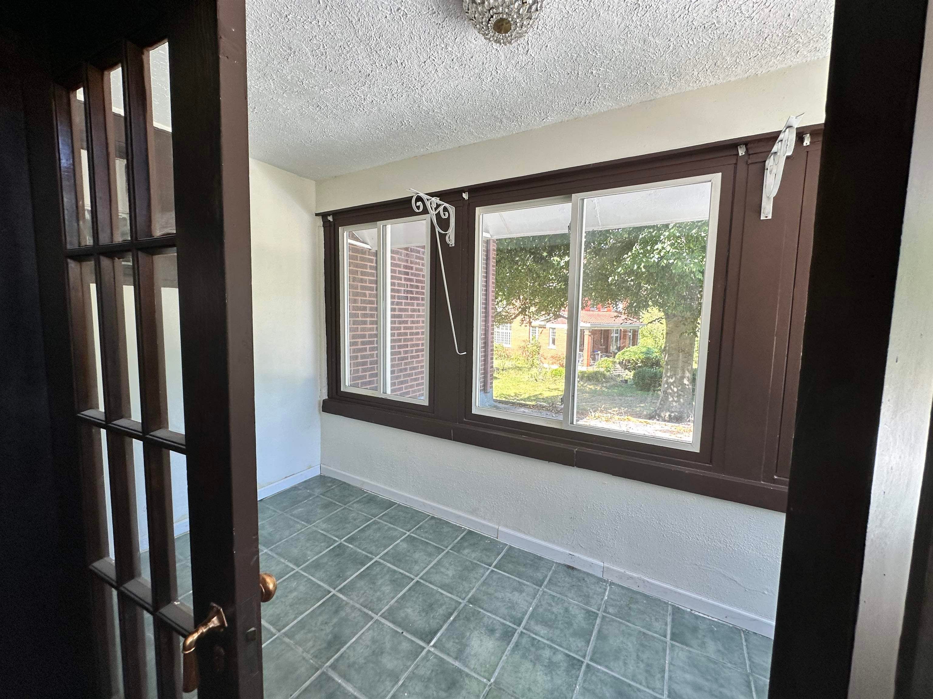 1529 Rugby Road Huntington, WV 25705 - Photo 17 of 22 Gallery Image 17