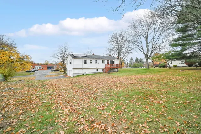 $375,000 | 10 Oxcart Drive, Windsor, CT 06095