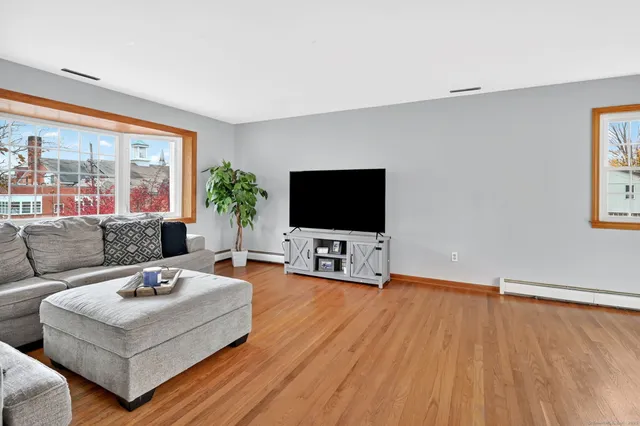 $375,000 | 10 Oxcart Drive, Windsor, CT 06095