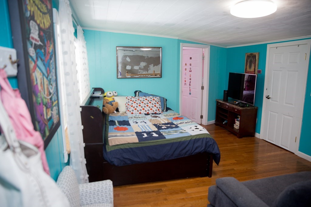 76 Long Entry Road Glocester, RI 02814 - Photo 25 of 32