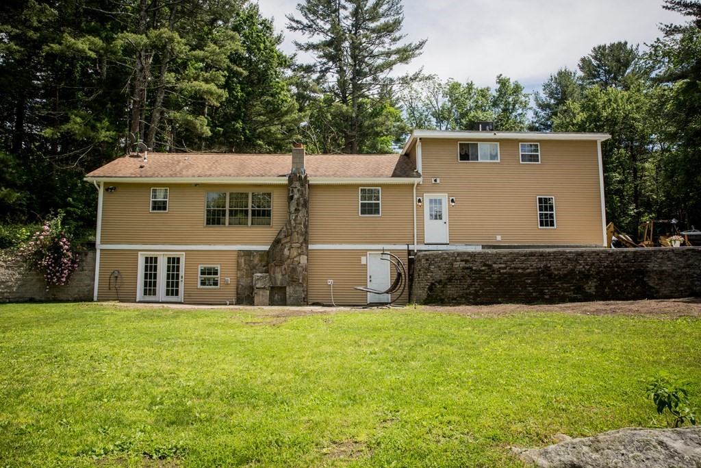 76 Long Entry Road Glocester, RI 02814 - Photo 6 of 32