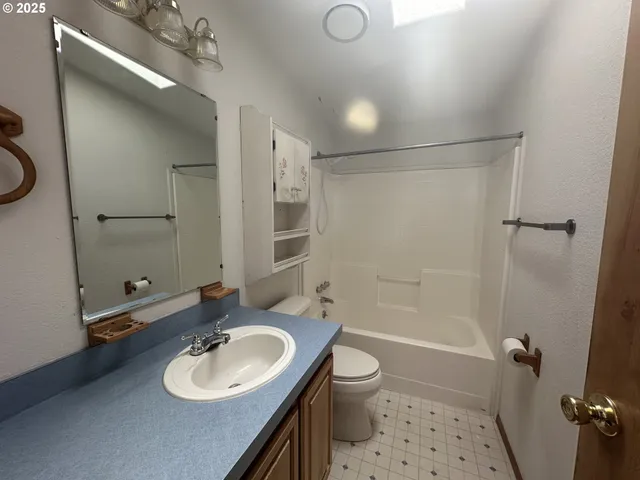 $164,900 | 404 West 2nd Street, Fossil, OR 97830