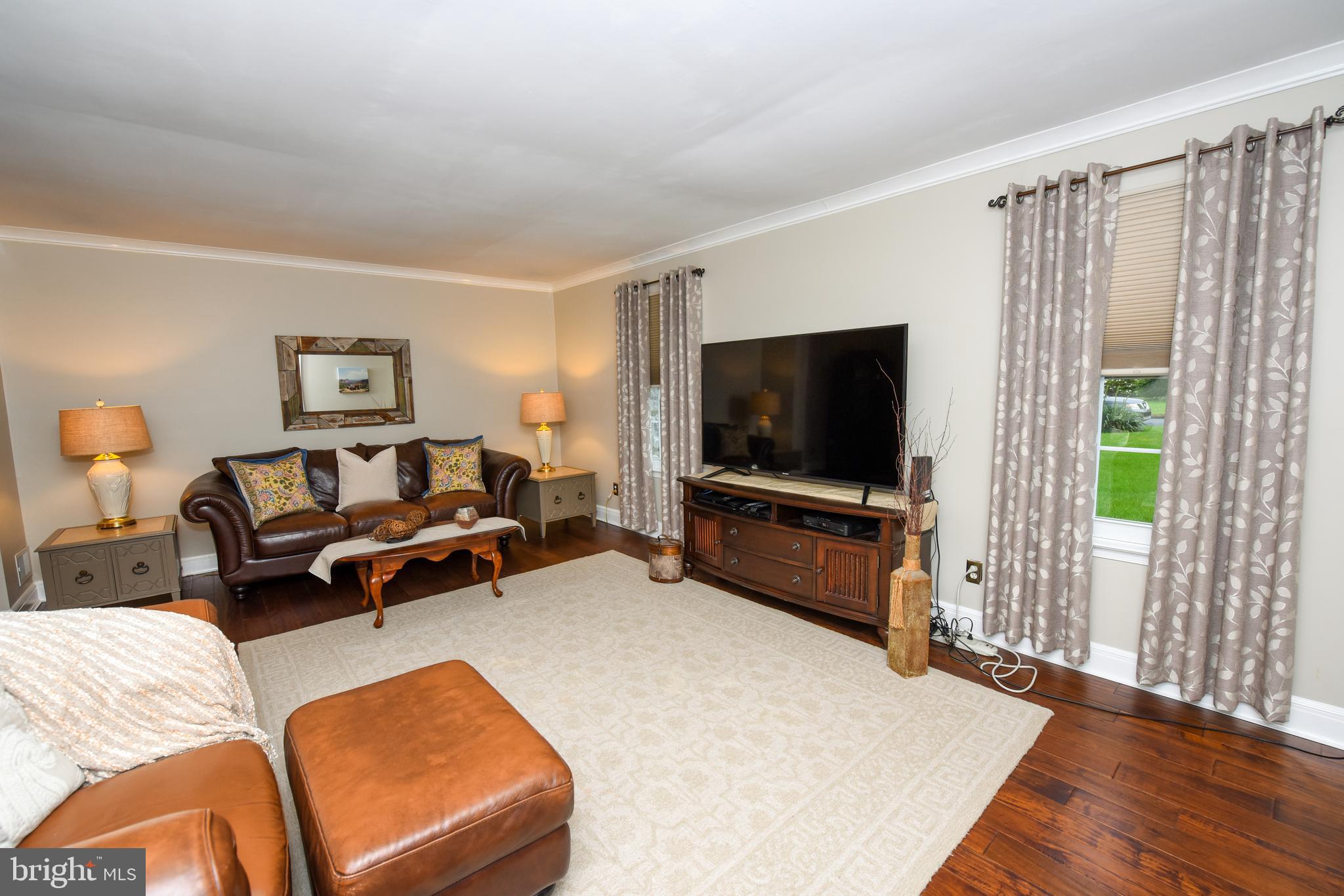 90 Rotterdam Road West Holland, PA 18966 - Photo 3 of 29 Gallery Image 3
