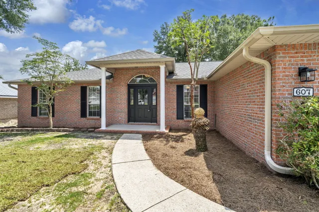 $314,900 | 607 Affirmed Court, Crestview, FL 32539