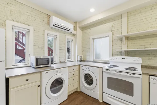 $800 | 505 Belknap Street, Unit B, San Antonio, TX 78212