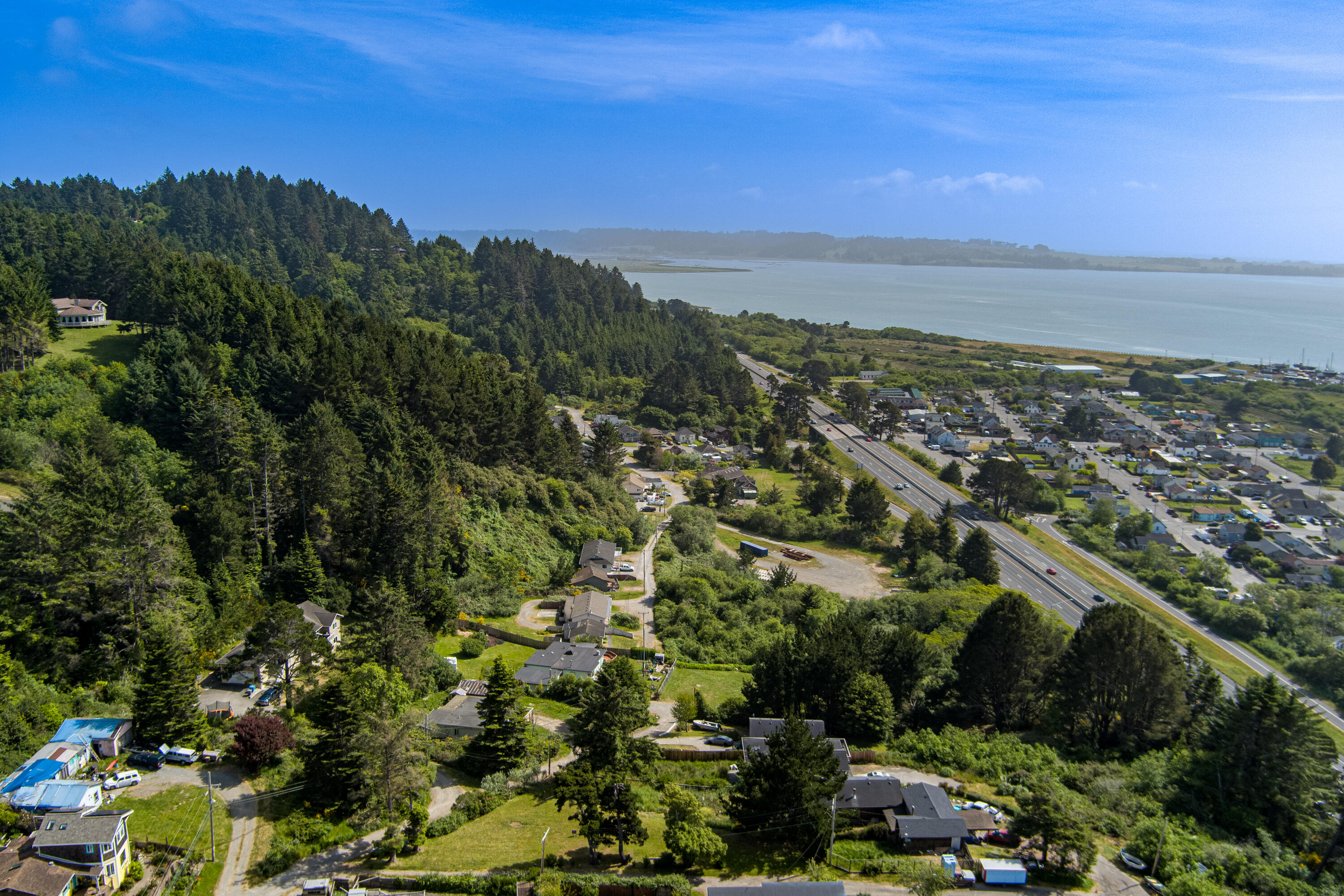 6498 Bell Terrace Road Eureka, CA 95503 - Photo 11 of 36
