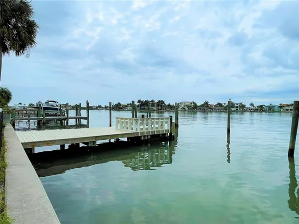 $4,000 | 17045 Dolphin Drive, North Redington Beach, FL 33708