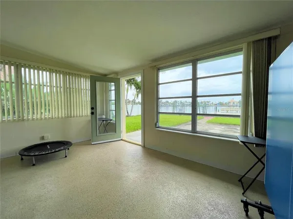 $4,000 | 17045 Dolphin Drive, North Redington Beach, FL 33708