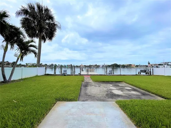 $4,000 | 17045 Dolphin Drive, North Redington Beach, FL 33708