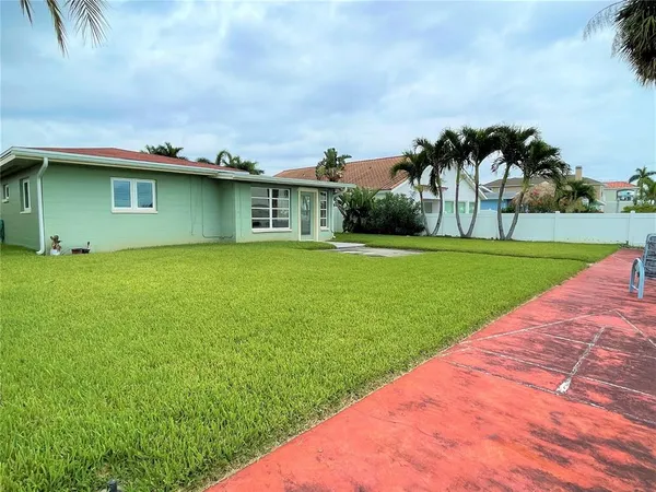 $4,000 | 17045 Dolphin Drive, North Redington Beach, FL 33708