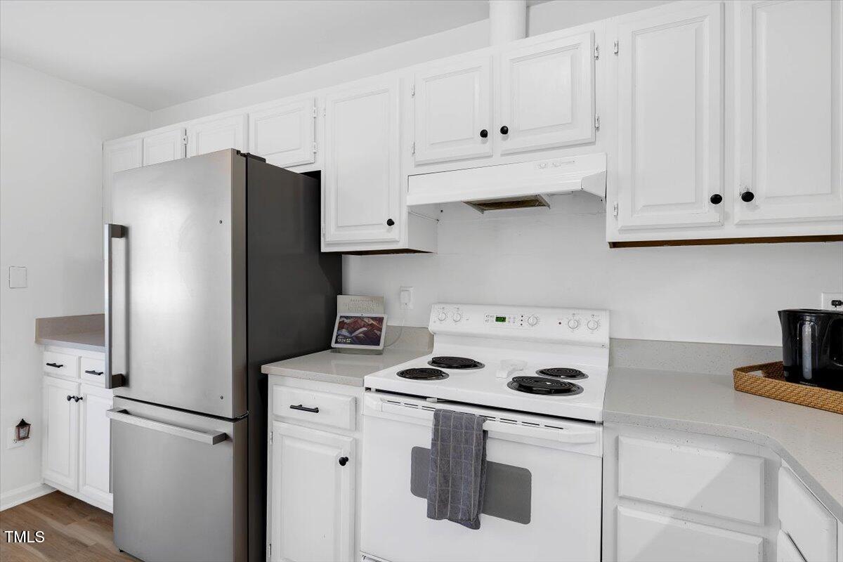 6910 Saxby Court Raleigh, NC 27613 - Photo 13 of 26 kitchen