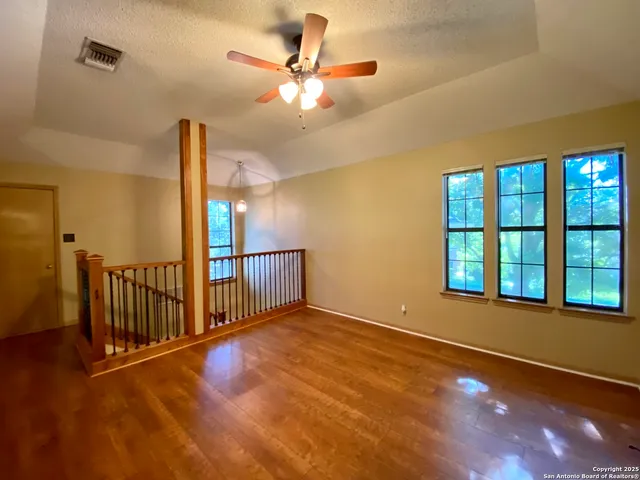 $2,400 | 8911 Shady Leaf, San Antonio, TX 78254