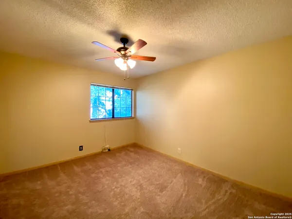 $2,300 | 8911 Shady Leaf, San Antonio, TX 78254