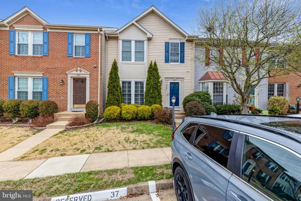 $649,900 | 6526 Parish Glebe Lane, Alexandria, VA 22315