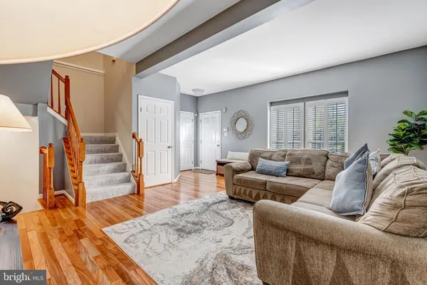 $649,900 | 6526 Parish Glebe Lane, Alexandria, VA 22315