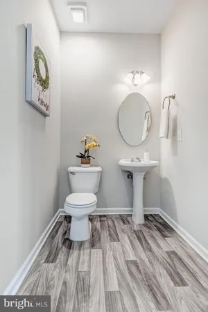 $649,900 | 6526 Parish Glebe Lane, Alexandria, VA 22315