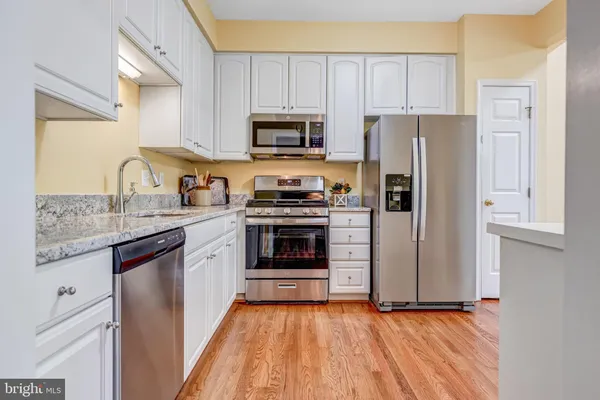 $649,900 | 6526 Parish Glebe Lane, Alexandria, VA 22315